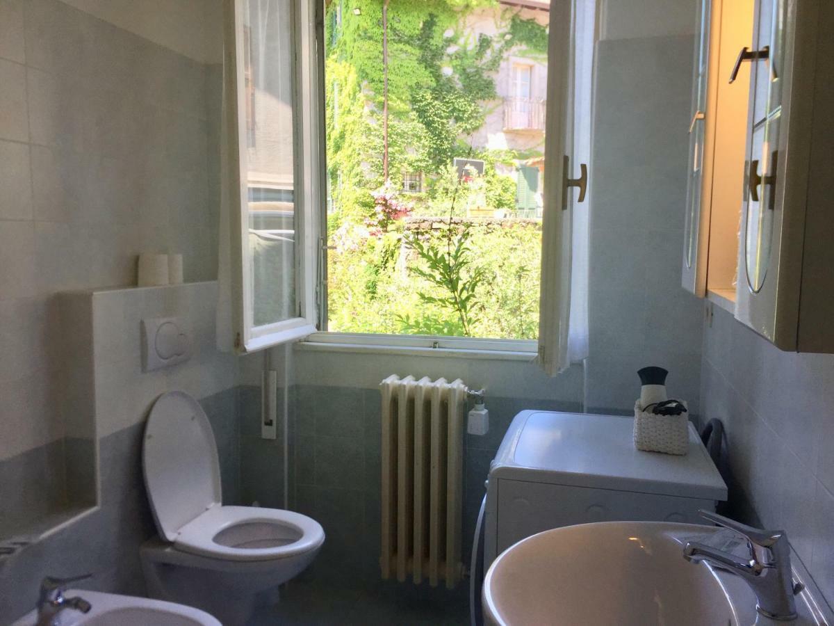 マンデッロ・デル・ラーリオ Casa Maggianaヴィラ エクステリア 写真